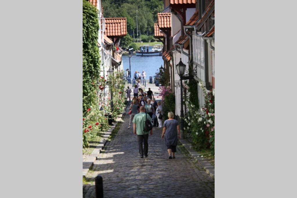 Gemuetliche Haushaelfte Mit Garten Und Terrasse เฟลนส์บวร์ก ภายนอก รูปภาพ
