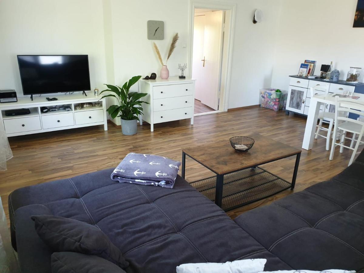Gemuetliche Haushaelfte Mit Garten Und Terrasse เฟลนส์บวร์ก ภายนอก รูปภาพ